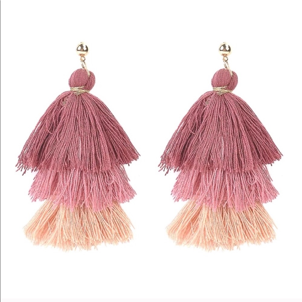 🛍 Triple tiered dusty pink earrings